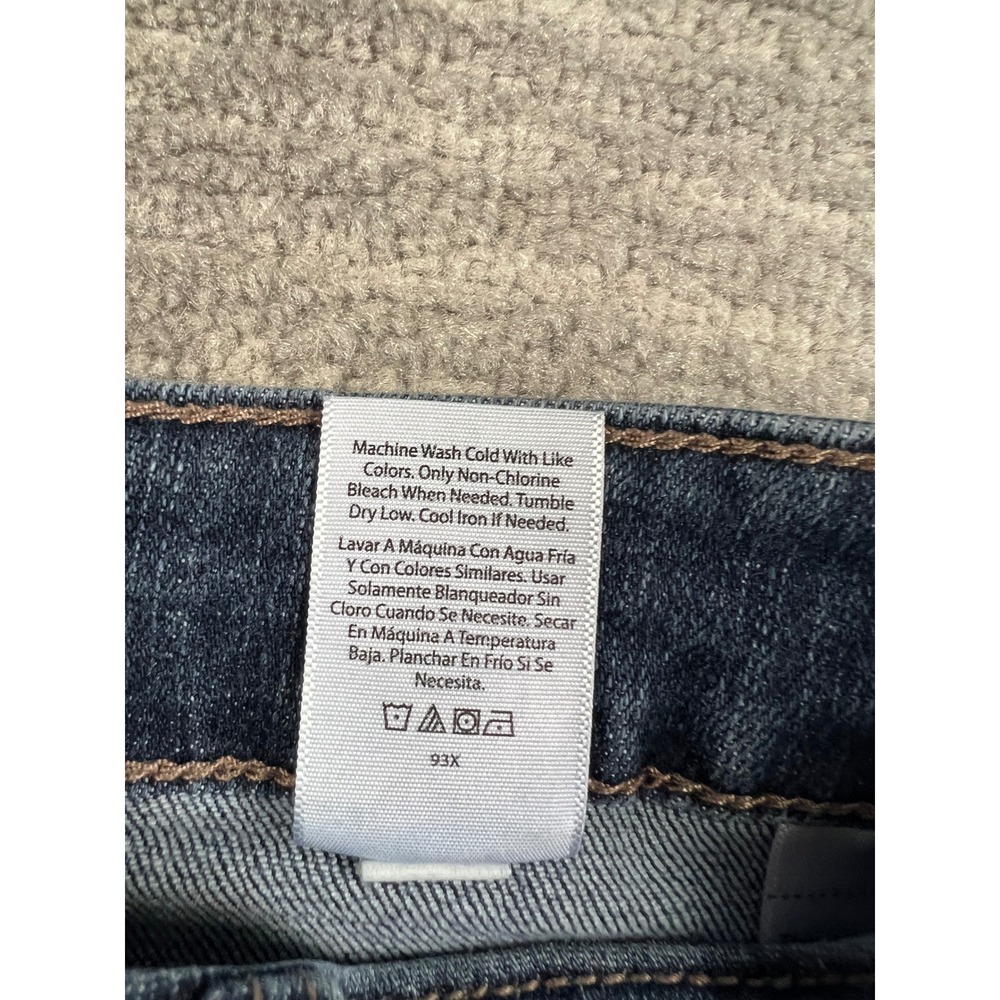Time and Tru Denim Shorts Womens 4 Blue Mid-Rise Distressed Raw Hem Dark Wash - Picture 10 of 15